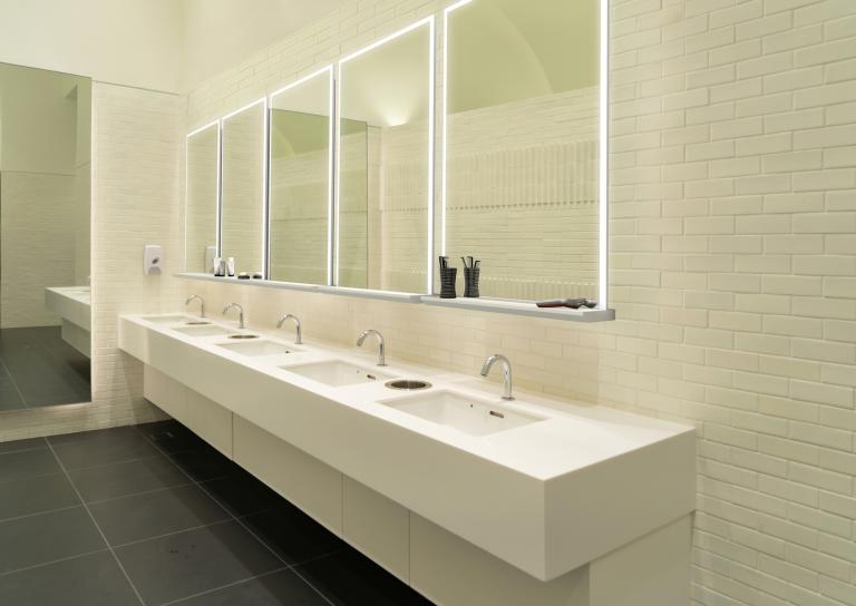 694SM2436_LedgeClassic_Application_Rendering_Commercial_Bathroom_Installation-2000x1415-429a8c2.jpg