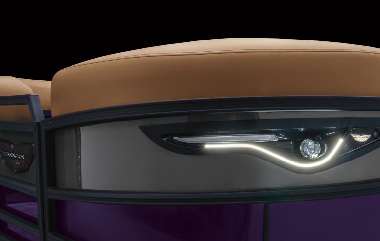 810-01202_Bennington_M_Series_Cutom_Shroud_Application_Front_of_pontoon_with_shroud_lit_grey_purple-2000x1350-0d51918.jpg