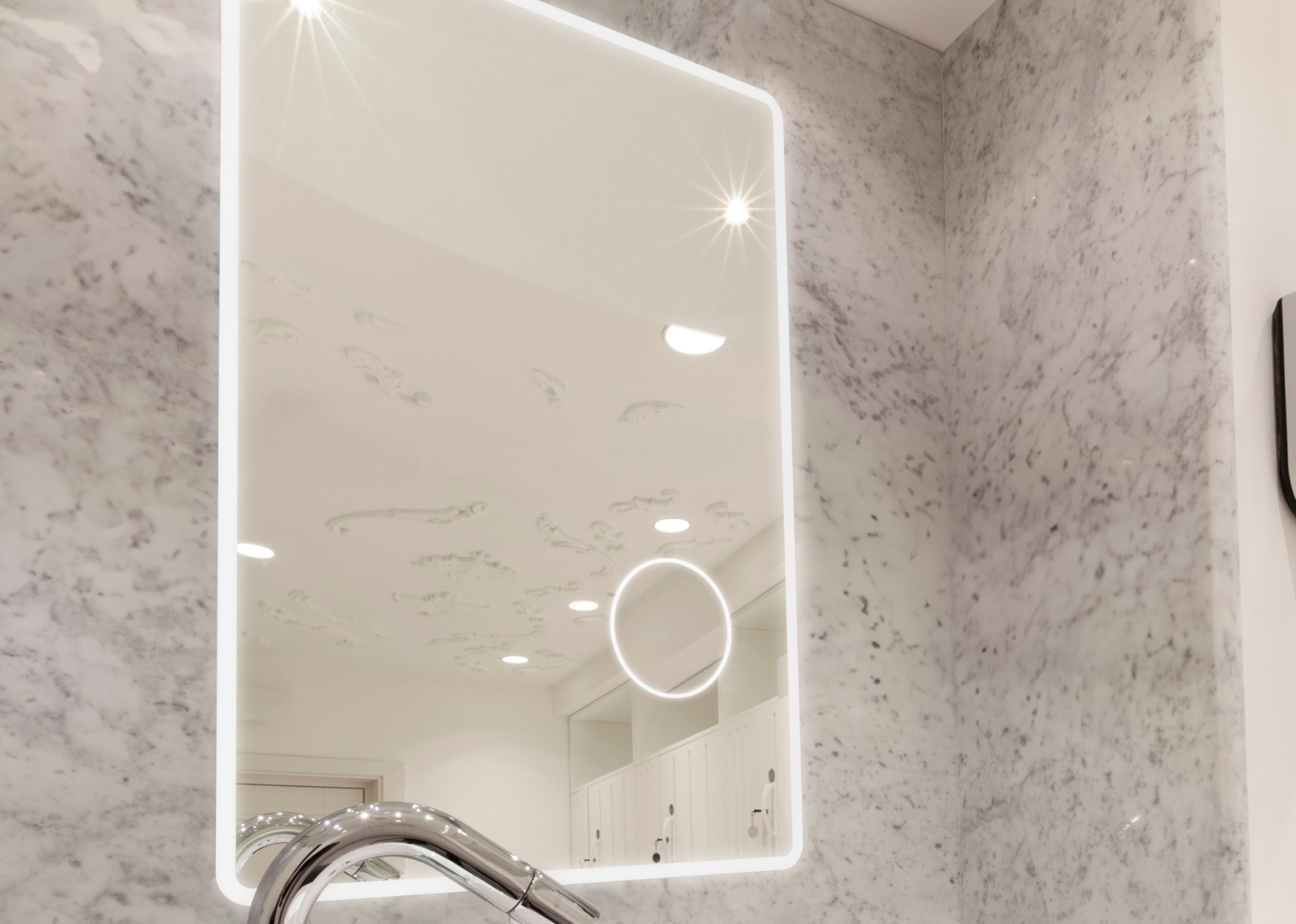 2024 Mirror Showcase: Explore New Styles